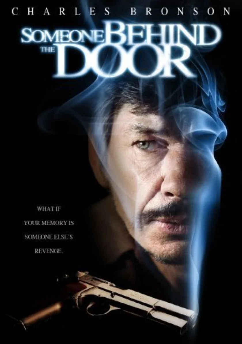 Quelqu'un derrière la porte