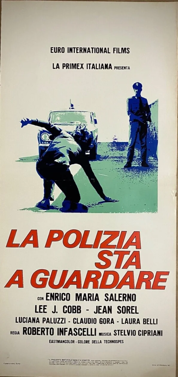 La polizia sta a guardare